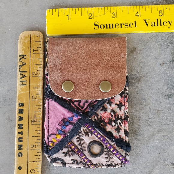 🌎👽 Free People Boho Embroidered Repurposed vtg banjara hippie Wallet card case - Picture 2 of 11